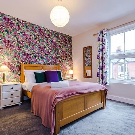 Cosy House With Garden & Parking, Sheffield Villa Exterior photo