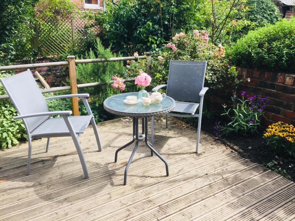 Cosy House With Garden & Parking, Sheffield Villa Exterior photo