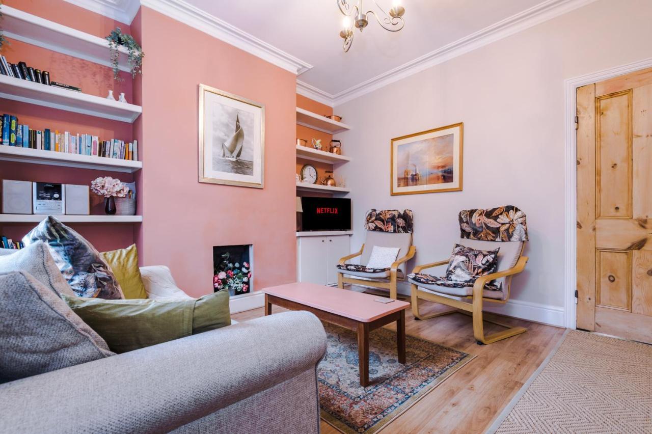 Cosy House With Garden & Parking, Sheffield Villa Exterior photo