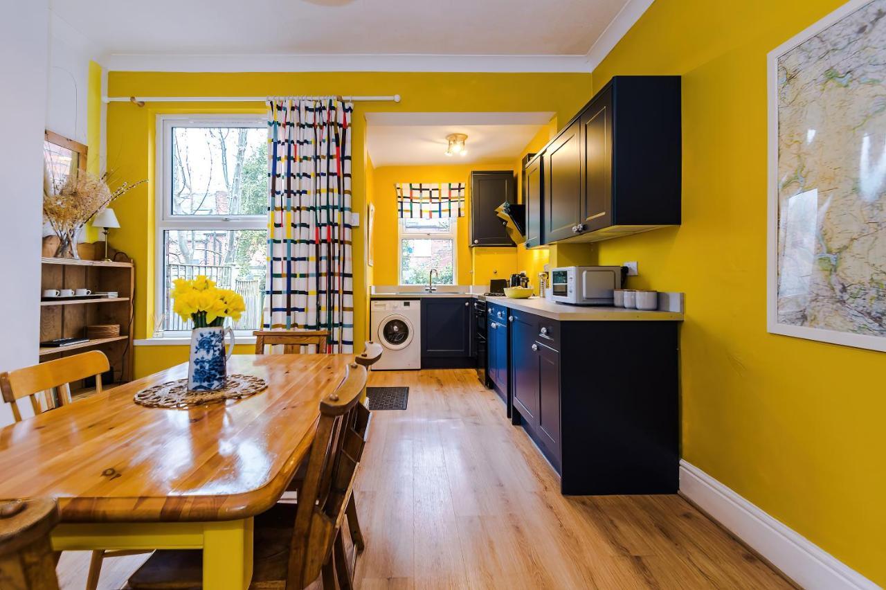 Cosy House With Garden & Parking, Sheffield Villa Exterior photo