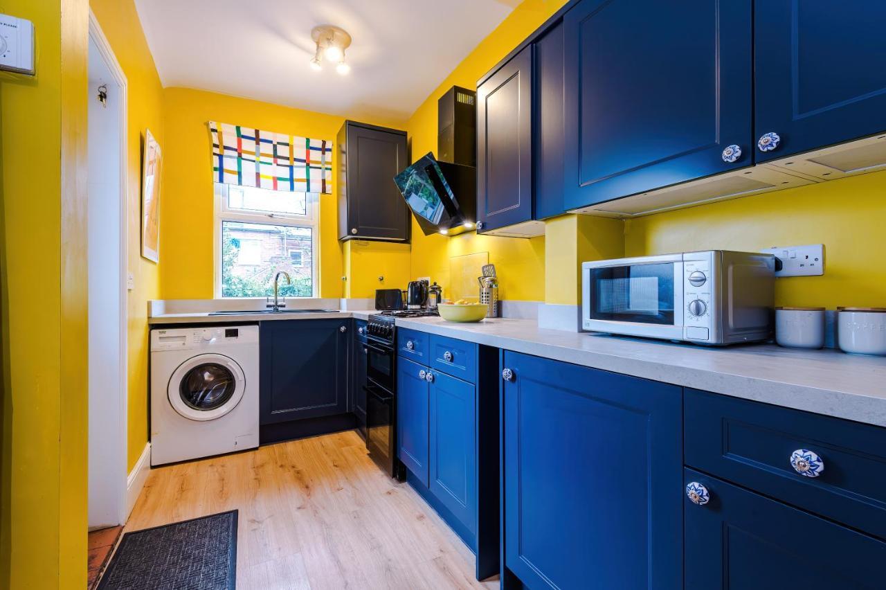 Cosy House With Garden & Parking, Sheffield Villa Exterior photo