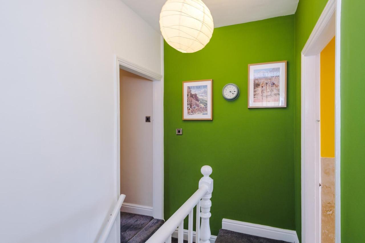 Cosy House With Garden & Parking, Sheffield Villa Exterior photo