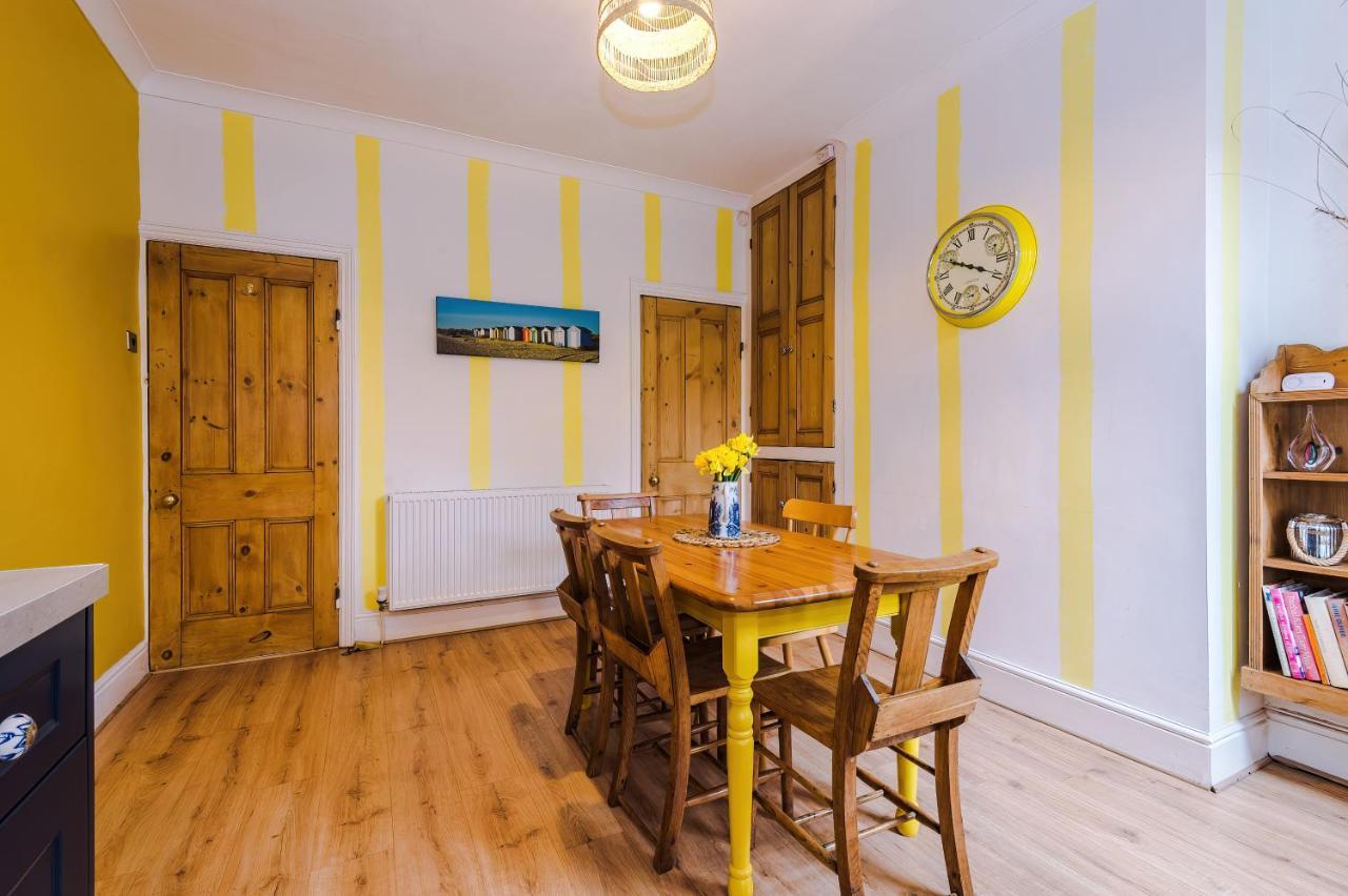 Cosy House With Garden & Parking, Sheffield Villa Exterior photo